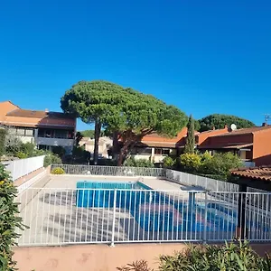 Lumineux Avec Piscine Fréjus